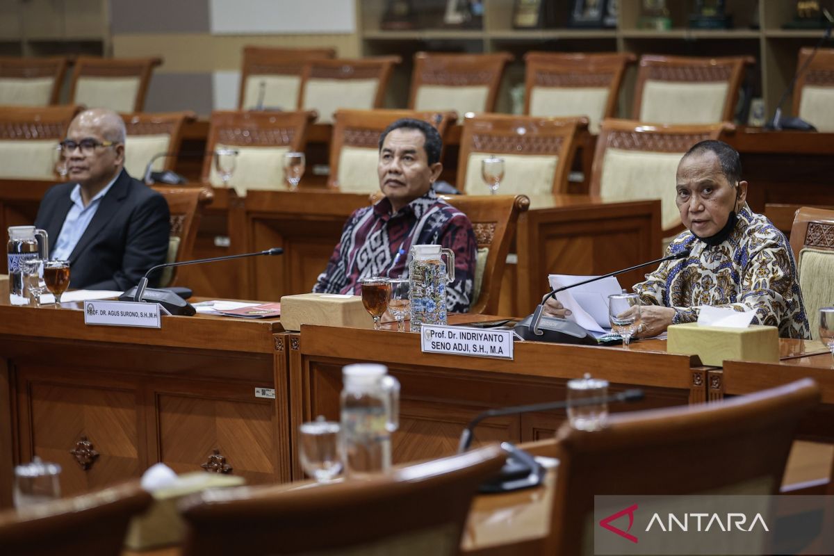 Rapat dengar pendapat umum Komisi III DPR RI membahas draf Rancangan Undang-Undang Perampasan Aset di Senayan